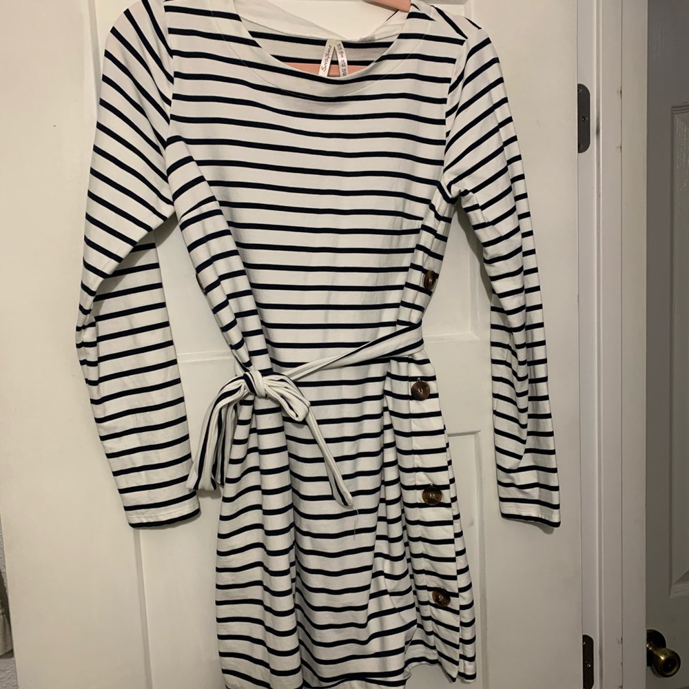 Brand new Seraphine maternity top w/belt